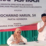 Kegiatan reses Harun, salah satu anggota DPRD Kota Mojokerto.  Tak seluruh anggota dewan ambil bagian dalam kegiatan ini.  foto: YUDI EP/ BANGSAONLINE