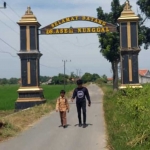 Gapura Desa Asem Nunggal, Kecamatan Jrengik, Kabupaten Sampang. Foto: Ist.