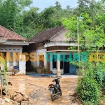 Rumah warga terdampak tanah longsor dan banjir di Kecamatan Mojo, yang perlu pendapat perhatian serius dari Pemkab Kediri. Foto: MUJI HARJITA/BANGSAONLINE
