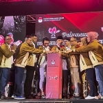 Launching maskot "Bang Jago" dan jingle "Coblosan-Coblosan" untuk Pemilihan Bupati dan Wakil Bupati Kabupaten Bangkalan Tahun 2024 di Stadion Gelora Bangkalan (SGB), Senin (24/6/2024).