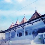 Masjid Sokambang menyimpan cerita lama Kerajaan Sumenep.