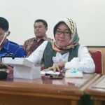 Peni Dwiantari, calon Kades Watukarung nomor urut dua saat berada di Ruang Krida Pembangunan (RKP). (Yuniardi Sutondo/BO)