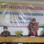 Dinas Pendidikan Kabupaten Sumenep menggelar acara sosialisasi akreditasi jenjang SD, Kamis (3/12/2020). (foto: ist)