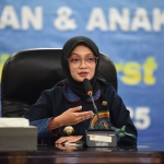 Wali Kota Kediri, Vinanda Prameswati saat memberi arahan