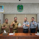 Kepala Kantor Imigrasi Kelas I TPI Malang Galih Priya Kartika Perdhana saat silaturahim ke Pemkab Pasuruan, hari ini (11/1). Dia diterima langsung oleh Sekretaris Daerah Pemkab Pasuruan Yudha Triwidya Sasongko.