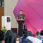 Bupati Kediri saat memberi arahan kepada kepala OPD dan jajarannya. Foto: Ist