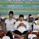 Bupati Madiun H. Muhtarom saat menghadiri Tabliq Akbar.