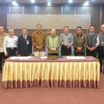 Rektor UTM Dr. Drs. Ec. Moh. Syarif bersama Rektor Universitas Brawijaya (UB), Rektor Universitas Muhammadiyah Malang (UMM), dengan Ketua Ombudsman RI di Aula Lt. 4 Gedung B, Fakultas Administrasi Universitas Brawijaya, Malang, Rabu (19/2/2020).