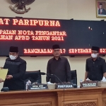 Rapat paripurna penyampaian nota perubahan keuangan APBD TA 2021, di Gedung DPRD Bangkalan, Jum