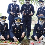 Kalapas Tuban beserta jajaran saat melakukan tabur bunga di Taman Makam Pahlawan.