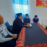 Yanto dan Wiwik saat melangsungkan pernikahan di Lapas Klas IIA Kediri. Foto: Ist