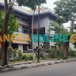 Kantor Dispendik, di Jalan Arif Rahman Hakim, Gresik. (Foto: SYUHUD/BANGSAONLINE)