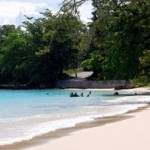 Wisata pasir putih Situbondo. (foto: fotowisata.com)