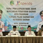 Wali Kota Pasuruan, Saifullah Yusuf, saat menghadiri rapat penyampaian hasil akhir raperda tentang pajak dan retribusi daerah.