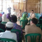 Suasana istighosah persiapan pembongkaran wisma di eks lokalisasi Gondanglegi.