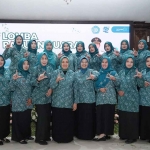 Anggota PKK Lamongan saat foto bersama.