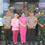 Kapolres Kediri Kota AKBP Teddy Chandra dan Dandim 0809/Kediri Letkol Inf Aris Setiawan saat melakukan kunjungan di salah satu pos pengamanan. Foto: Ist. 