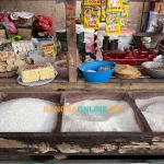 Kabupaten Lumajang masih menduduki harga beras medium termurah di Jatim. Foto: Sulthon/BANGSAONLINE.