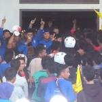 Aksi Demo Ratusan Mahasiswa PMII di kantor DPRD Kab. Sumenep. (Faisal/BANGSAONLINE)