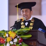 Rektor UTM Dr. Drs. Ec. Moh. Syarif , M.Si dalam sambutannya di Dies Natalis ke-18 di Gedung Pertemuan UTM, Selasa (30/07/2018).