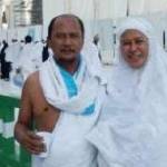 Bupati Jember MZA Djalal dan istrinya, Sri Wahyuni saat wukuf di Arafah. foto: beritajatim