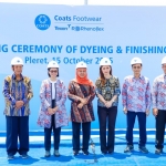 Gubernur Jawa Timur, Khofifah Indar Parawansa saat menghadiri groundbreaking Dyeing and Finishing Factory PT. Coats Rejo Indonesia