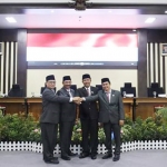 Para pimpinan DPRD Ngawi usai dilantik.