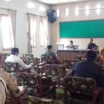 Pansus Covid-19 DPRD Kota Probolinggo menggelar inspeksi mendadak (sidak) di Kantor Dinas Sosial (Dinsos), Senin (18/5). 