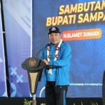 Bupati Sampang, Slamet Junaidi saat memberikan sambutan bazar pendidikan (Foto:ist)