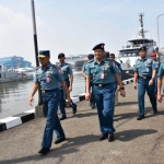 Pangkoarmada II on board di KAL Bawean dalam rangka Waspam Kunker RI-1.