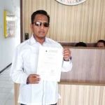 Achemat Yunus, S.H, usai pelepasan kuasa klien Jairrudin di Kejaksaan Gresik.