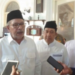 Panglima Santri NU, Habib Umarsyah, saat memberi keterangan kepada awak media terkait Resolusi Jihad yang telah digaungkan.