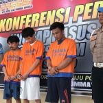 Ketiga pelaku pengeroyokan di Gedangan, saat diamankan Polresta Sidoarjo.