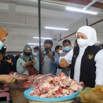 Gubernur Khofifah saat sidak di Pasar Legi, Kabupaten Ponorogo.