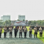 Apel pelepasan Personel Korps Brimob Polri di lapangan Mapolda Jatim, Rabu (30/6) pagi.