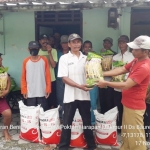 Bantuan pupuk dan benih padi disalurkan melalui program petani mandiri bagi kelompok tani (poktan) di Kabupaten Bojonegoro.