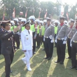 Suasana peringatan HUT BHAYANGKARA ke-71 di Alun-Alun Kabupaten Jombang, Senin (10/7/2017).
foto: ROMZA/ BANGSAONLINE