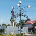 Patung Letda Sucipto yang hendak dipugar. foto: GUNAWAN/ BANGSAONLINE