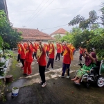  Ibu lansia Desa Sangen yang rutin ikut senam