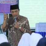  Wali Kota Madiun Sugeng Rismiyanto saat sosialisasi solidaritas dan ikatan sosial kepada masyarakat di aula Kecamatan Kartoharjo, Kamis (3/5). 