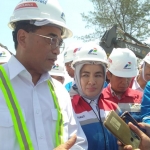 Menteri Perhubungan Budi Karya Sumadi meninjau lokasi proyek Grassroot Refinery (GRR) Kilang Tuban, Sabtu (30/11).