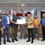 Bupati Trenggalek usai teken perjanjian kerja sama.