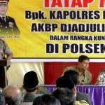 Kapolres Bondowoso AKBP Djadjuli SIk, MSi saat menyampaikan sambutannya diatas mimbar. (Sugiyanto/BangsaOnline)