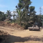 Proyek relokasi jalan ambles di Desa Gemaharjo, terus dikebut. Foto: istimewa