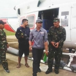 Helikopter pembawa bantuan menuju Nawangan sesaat sebelum take off. foto: ist