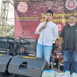 Gus Barra saat memberikan sambutan di hadapan para pegiat seni dan budaya.