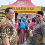 Suasana Pasar Murah Ramadhan di Lapangan Desa Bulusari, Kecamatan Gempol, Pasuruan.