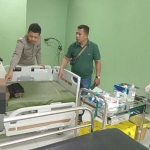 Korban, Fitria Cici Indahwati (20), saat berada di RSUD Ar-Rozy untuk mendapatkan perawatan medis.