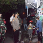 Wakil Bupati, Kapolresta, dan Dandim 0816 Sidoarjo saat melakukan patroli PPKM Darurat hari kedua.