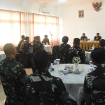 Suasana kunjungan Pasis Dikreg Binsat CKU Seskoad LXII TA 2022 di aula Persit Makorem 084/BJ.